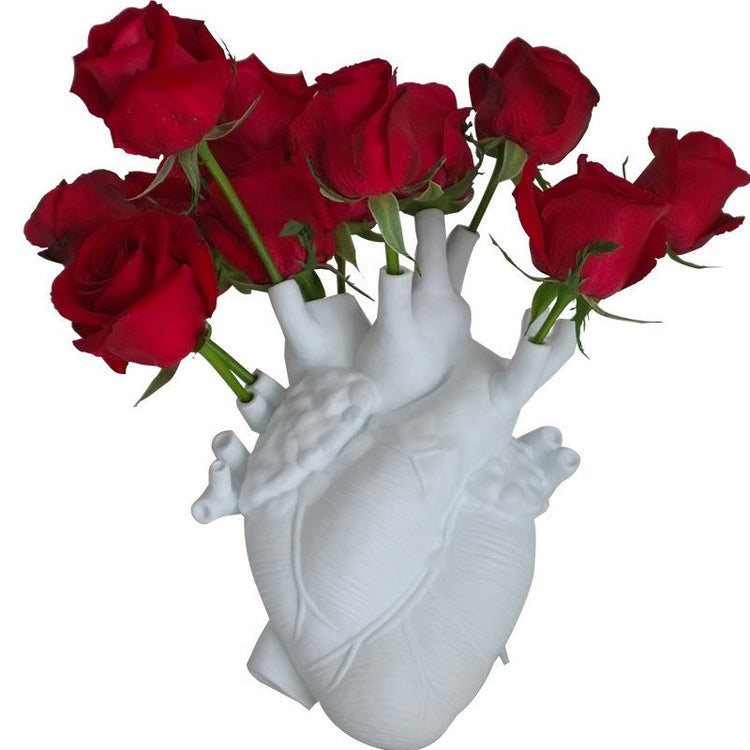 Heart-Shaped Resin Sculptural Desktop Vase MJ STORE